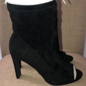 NWT Forever 21 peep toe ankle heels(stretchy)